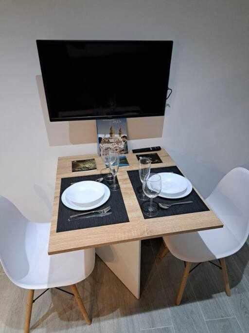 Acc Serrano 1 Aparcamiento Cercano Apartment Jaen Ngoại thất bức ảnh